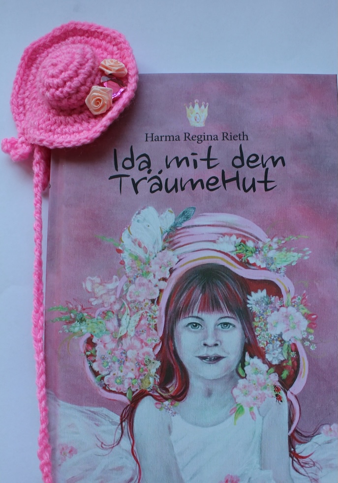 IDA 1 Buch 1 Foto 2 mit Hut 1